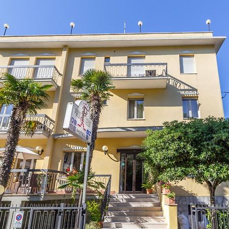 Hotel Parco Fellini Rimini Exteriör bild