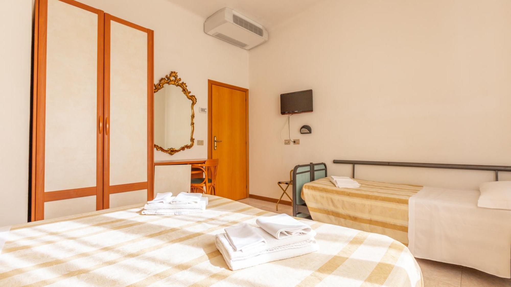 Hotel Parco Fellini Rimini Exteriör bild