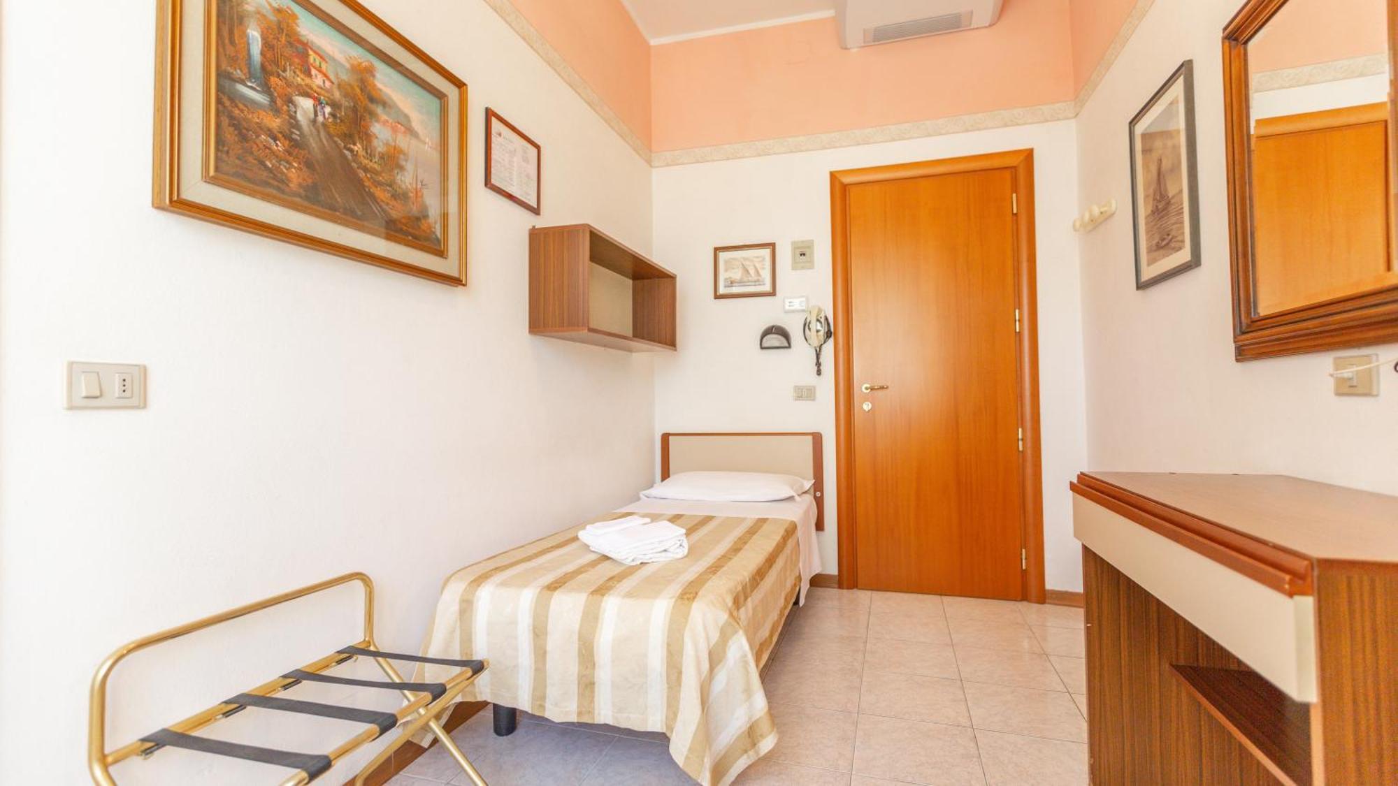 Hotel Parco Fellini Rimini Exteriör bild